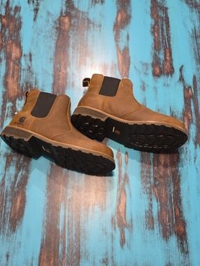 Carhartt Tan Chelsea Work Boots with Black Elastic Panels